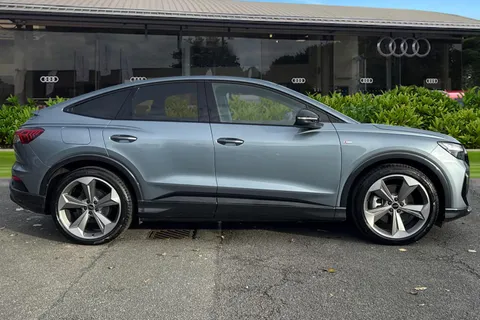 KT74YMH Audi Q4 e-tron Q4 Sportback Black Edition 45 e-tron   kW Thumbnail #3