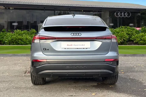 KT74YMH Audi Q4 e-tron Q4 Sportback Black Edition 45 e-tron   kW Thumbnail #4