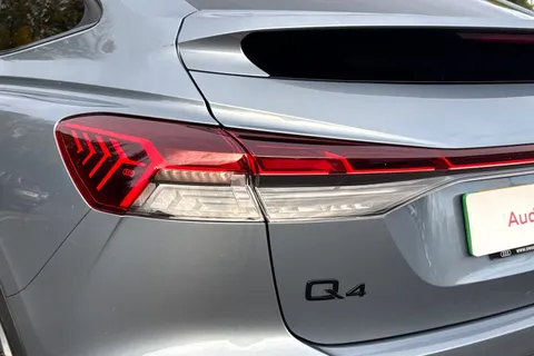 KT74YMH Audi Q4 e-tron Q4 Sportback Black Edition 45 e-tron   kW Thumbnail #7