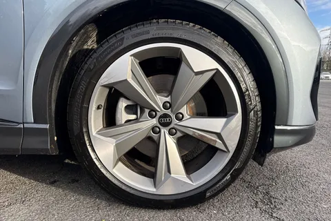 KT74YMH Audi Q4 e-tron Q4 Sportback Black Edition 45 e-tron   kW Thumbnail #9