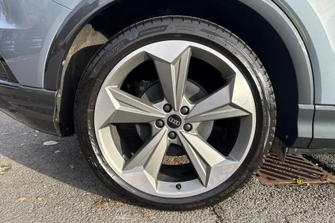 KT74YMH Audi Q4 e-tron Q4 Sportback Black Edition 45 e-tron   kW Thumbnail #10