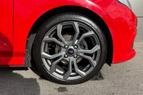 11 of 63 for Ford Fiesta 1.0T EcoBoost ST-Line Euro 6 (s/s) 3dr