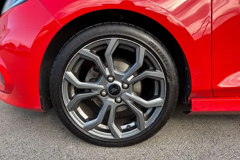 12 of 63 for Ford Fiesta 1.0T EcoBoost ST-Line Euro 6 (s/s) 3dr