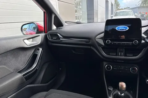 20 of 63 for Ford Fiesta 1.0T EcoBoost ST-Line Euro 6 (s/s) 3dr