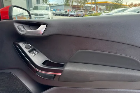 21 of 63 for Ford Fiesta 1.0T EcoBoost ST-Line Euro 6 (s/s) 3dr