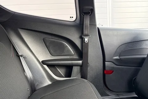 34 of 63 for Ford Fiesta 1.0T EcoBoost ST-Line Euro 6 (s/s) 3dr