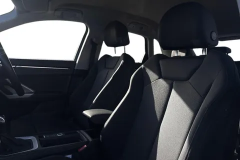 LT22KBV Audi Q3 Sport 35 TDI 150 PS S tronic Thumbnail #16