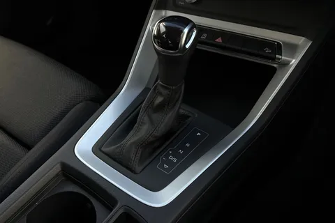 LT22KBV Audi Q3 Sport 35 TDI 150 PS S tronic Thumbnail #23