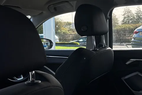 LT22KBV Audi Q3 Sport 35 TDI 150 PS S tronic Thumbnail #29