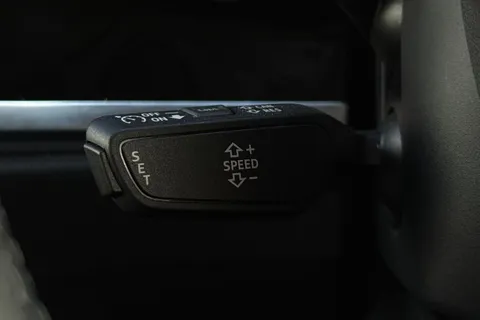 LT22KBV Audi Q3 Sport 35 TDI 150 PS S tronic Thumbnail #37