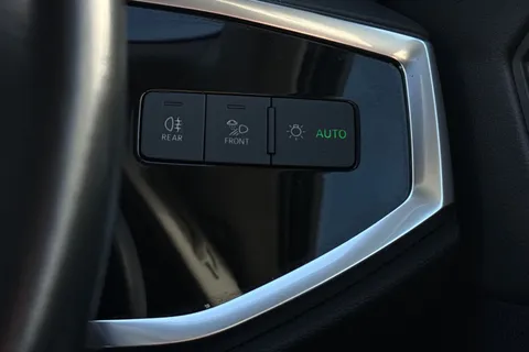 LT22KBV Audi Q3 Sport 35 TDI 150 PS S tronic Thumbnail #39