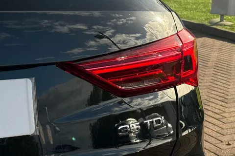 LT22KBV Audi Q3 Sport 35 TDI 150 PS S tronic Thumbnail #44