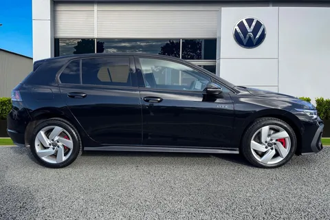 KP25YPU Volkswagen Golf 1.5 TSI 272 GTE eHybrid 5dr DSG ⭐Head-up display | Panoramic sunroof⭐ Thumbnail #4