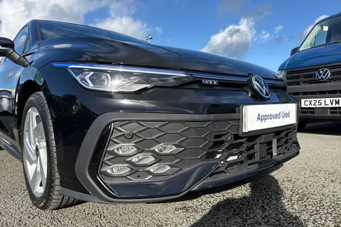 KP25YPU Volkswagen Golf 1.5 TSI 272 GTE eHybrid 5dr DSG ⭐Head-up display | Panoramic sunroof⭐ Thumbnail #9