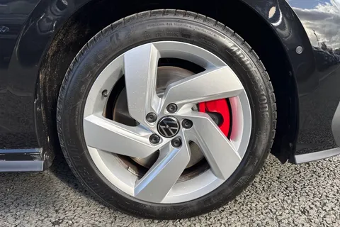 KP25YPU Volkswagen Golf 1.5 TSI 272 GTE eHybrid 5dr DSG ⭐Head-up display | Panoramic sunroof⭐ Thumbnail #10