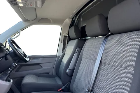 DG74EAX Volkswagen Transporter 2.0 TDI 110 Highline Van Thumbnail #16