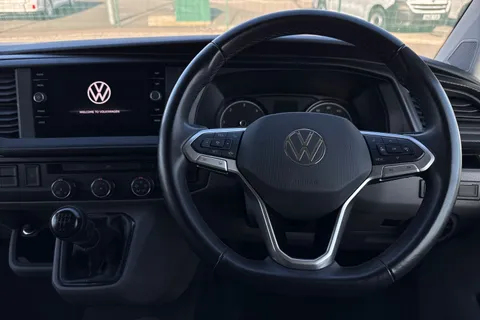 DG74EAX Volkswagen Transporter 2.0 TDI 110 Highline Van Thumbnail #18