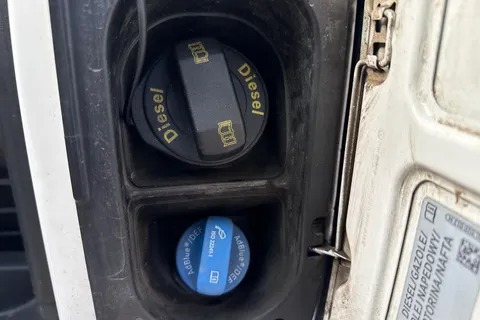 DG74EAX Volkswagen Transporter 2.0 TDI 110 Highline Van Thumbnail #25