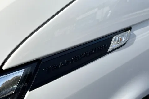 DG74EAX Volkswagen Transporter 2.0 TDI 110 Highline Van Thumbnail #28