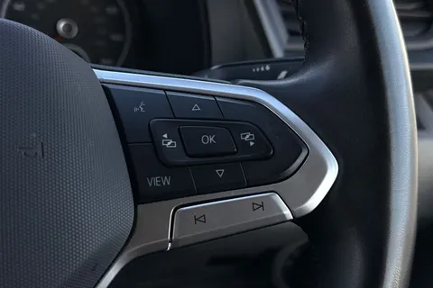 DG74EAX Volkswagen Transporter 2.0 TDI 110 Highline Van Thumbnail #39