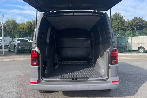 DE74BGX Volkswagen Transporter 2.0 TDI 110 Highline Van Thumbnail #7