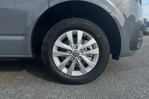 DE74BGX Volkswagen Transporter 2.0 TDI 110 Highline Van Thumbnail #10