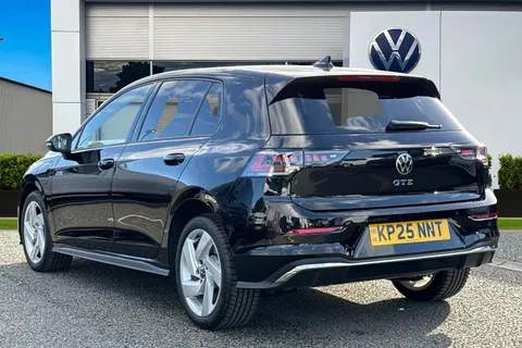 KP25NNT Volkswagen Golf 1.5 TSI 272 GTE eHybrid 5dr DSG Thumbnail #3
