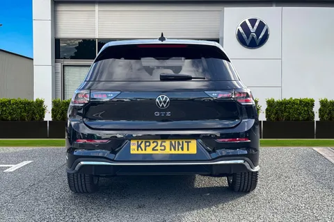 KP25NNT Volkswagen Golf 1.5 TSI 272 GTE eHybrid 5dr DSG Thumbnail #5