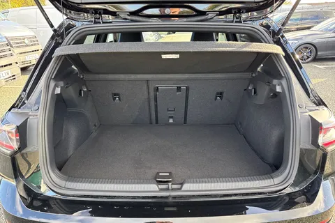 KP25NNT Volkswagen Golf 1.5 TSI 272 GTE eHybrid 5dr DSG Thumbnail #7