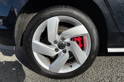 KP25NNT Volkswagen Golf 1.5 TSI 272 GTE eHybrid 5dr DSG Thumbnail #11