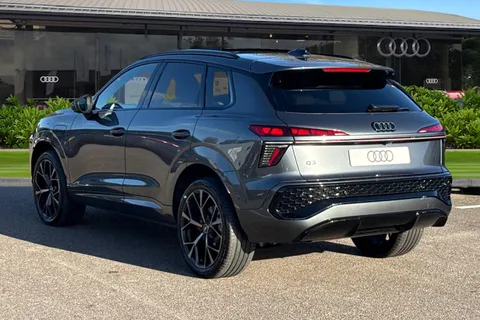 Audi Q3 1.5 e-hybrid Launch Edition S Tronic Euro 6 (s/s) 5dr 26kWh Thumbnail #3