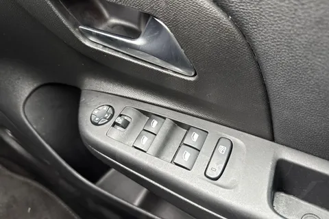 28 of 57 for VAUXHALL CORSA 1.2 Turbo Elite Nav Premium 5dr