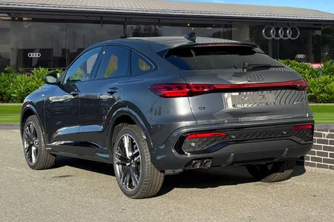  Audi Q5 2.0 TDI Edition 1 Sportback S Tronic quattro Euro 6 (s/s) 5dr Thumbnail #3