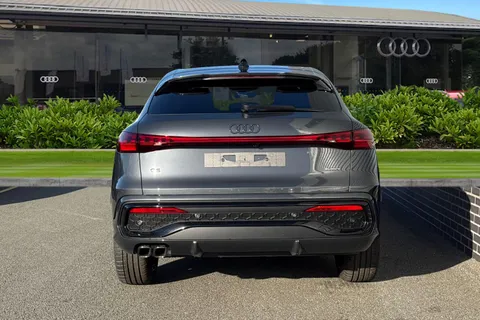 Audi Q5 2.0 TDI Edition 1 Sportback S Tronic quattro Euro 6 (s/s) 5dr Thumbnail #5