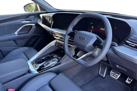  Audi Q5 2.0 TDI Edition 1 Sportback S Tronic quattro Euro 6 (s/s) 5dr Thumbnail #8