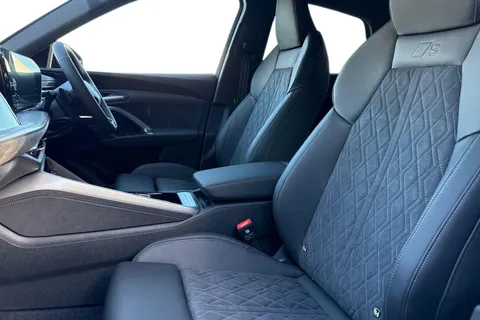  Audi Q5 2.0 TDI Edition 1 Sportback S Tronic quattro Euro 6 (s/s) 5dr Thumbnail #11