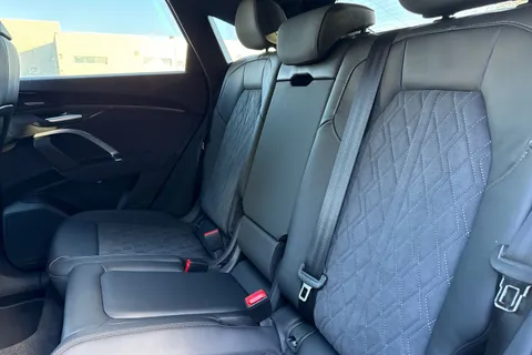  Audi Q5 2.0 TDI Edition 1 Sportback S Tronic quattro Euro 6 (s/s) 5dr Thumbnail #14