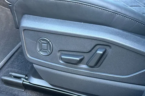  Audi Q5 2.0 TDI Edition 1 Sportback S Tronic quattro Euro 6 (s/s) 5dr Thumbnail #45