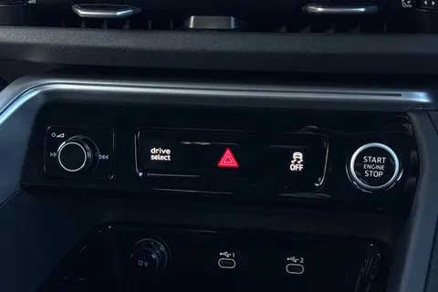  Audi Q5 2.0 TDI Edition 1 Sportback S Tronic quattro Euro 6 (s/s) 5dr Thumbnail #49