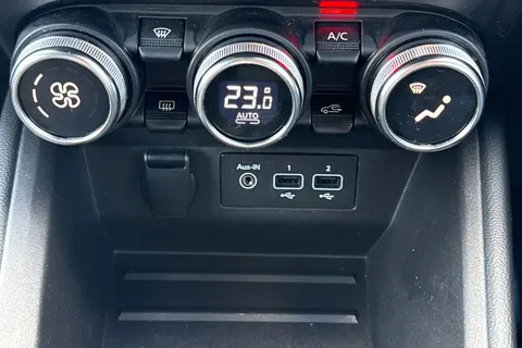 BU71YMZ Renault Clio 1.0 TCe Iconic Euro 6 (s/s) 5dr Thumbnail #23