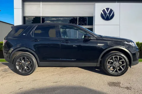 DU68YWR Land Rover Discovery Sport 2.0 TD4 Landmark Auto 4WD Euro 6 (s/s) 5dr Thumbnail #4