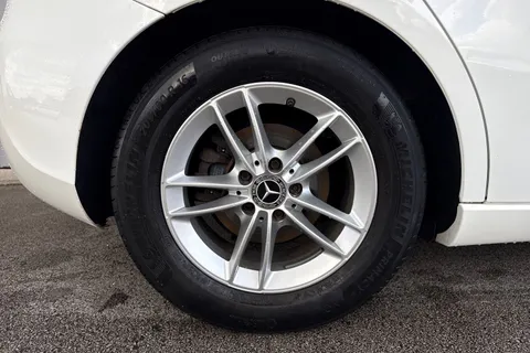 HJ69EUM Mercedes-Benz A Class 1.5 A180d SE 7G-DCT Euro 6 (s/s) 5dr Thumbnail #7