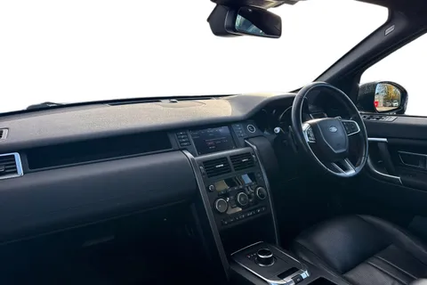 DU68YWR Land Rover Discovery Sport 2.0 TD4 Landmark Auto 4WD Euro 6 (s/s) 5dr Thumbnail #9