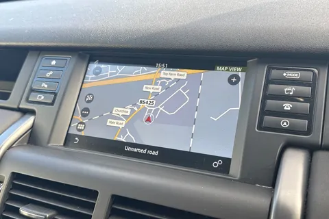 DU68YWR Land Rover Discovery Sport 2.0 TD4 Landmark Auto 4WD Euro 6 (s/s) 5dr Thumbnail #12