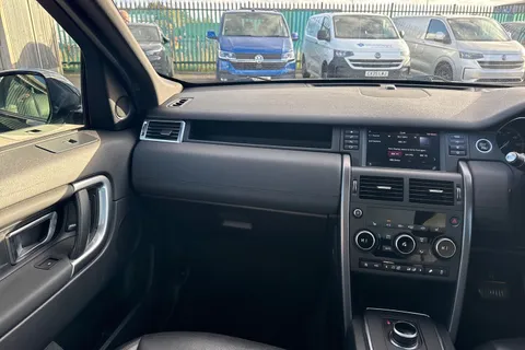 DU68YWR Land Rover Discovery Sport 2.0 TD4 Landmark Auto 4WD Euro 6 (s/s) 5dr Thumbnail #15