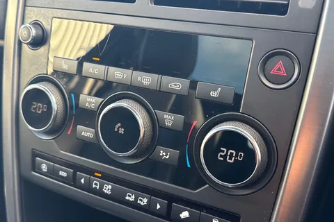 DU68YWR Land Rover Discovery Sport 2.0 TD4 Landmark Auto 4WD Euro 6 (s/s) 5dr Thumbnail #19