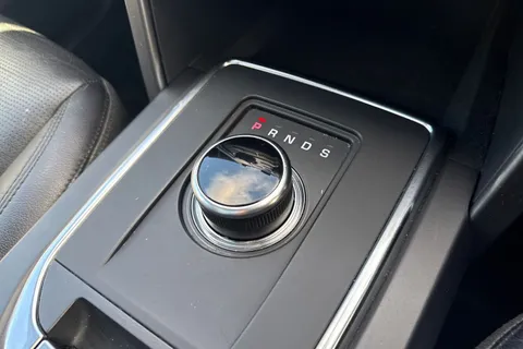 DU68YWR Land Rover Discovery Sport 2.0 TD4 Landmark Auto 4WD Euro 6 (s/s) 5dr Thumbnail #20