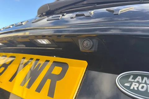 DU68YWR Land Rover Discovery Sport 2.0 TD4 Landmark Auto 4WD Euro 6 (s/s) 5dr Thumbnail #27