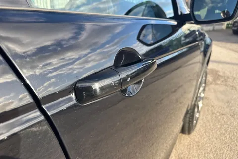 DU68YWR Land Rover Discovery Sport 2.0 TD4 Landmark Auto 4WD Euro 6 (s/s) 5dr Thumbnail #29