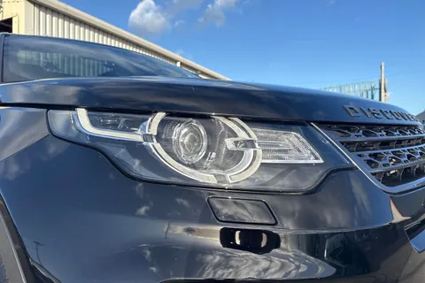 DU68YWR Land Rover Discovery Sport 2.0 TD4 Landmark Auto 4WD Euro 6 (s/s) 5dr Thumbnail #30